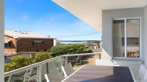 Moon Glow Views, Short Walk To Beach Accom Holidays